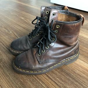 Dr martens boots (uniqie/vintage)
